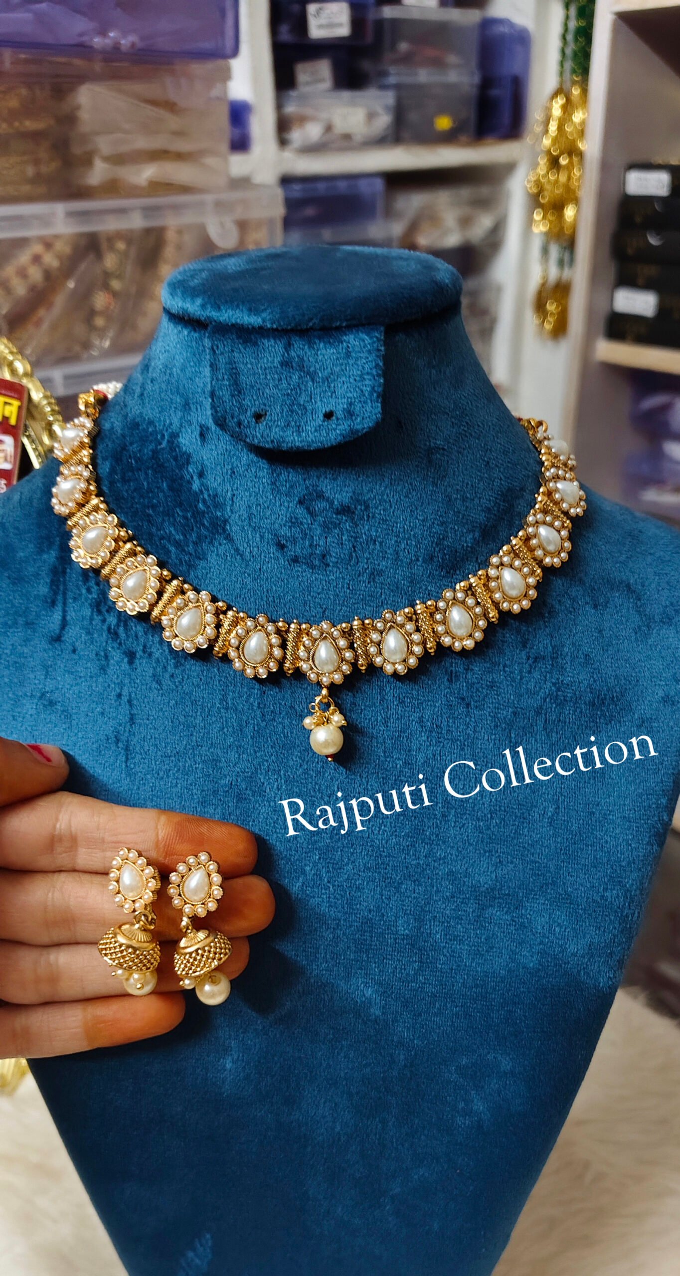 Rajwadi White Pearl Necklace - Image 2