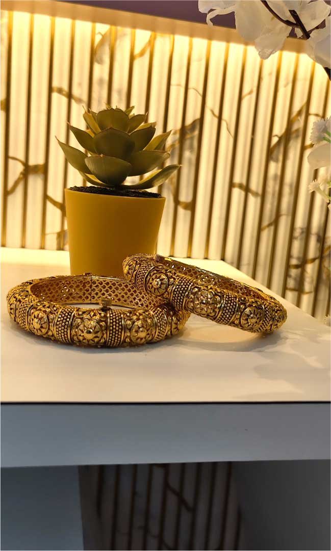 Beautiful Rajwadi Carving Bangles - Image 3