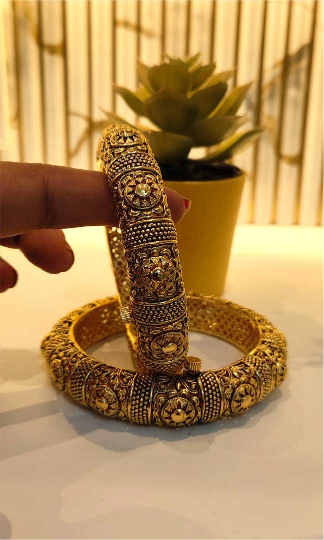 Beautiful Rajwadi Carving Bangles - Image 4